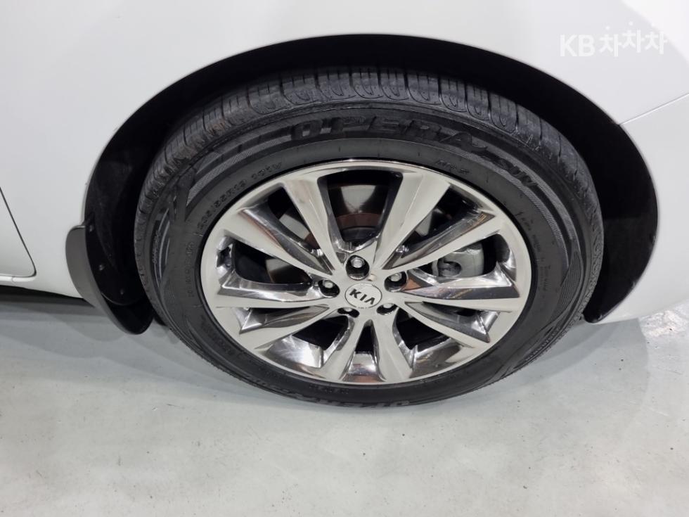 Kia Carnival — miniaturë 29