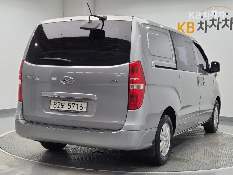 Hyundai Starex — miniaturë 3