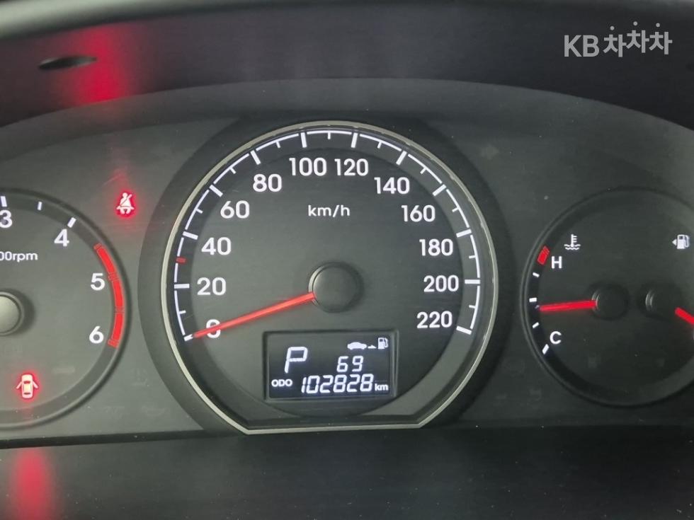 Hyundai Starex — miniaturë 6