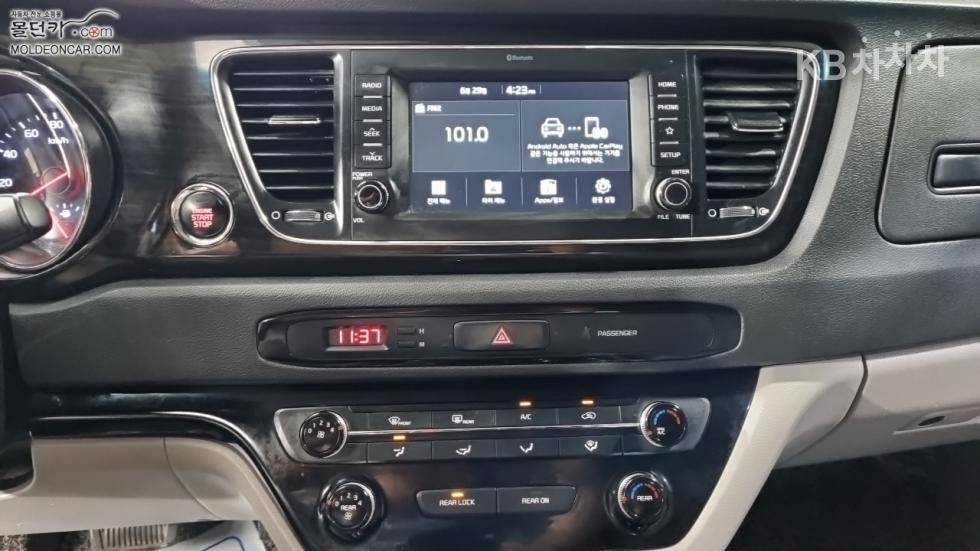 Kia Carnival — miniaturë 12