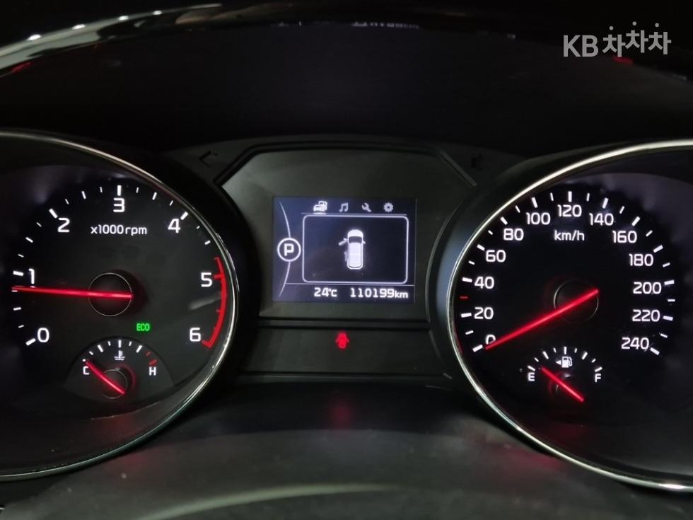 Kia Carnival — miniaturë 5