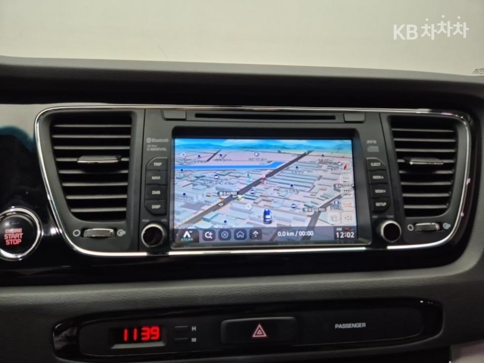 Kia Carnival — miniaturë 12