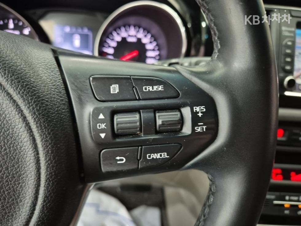 Kia Carnival — miniaturë 14