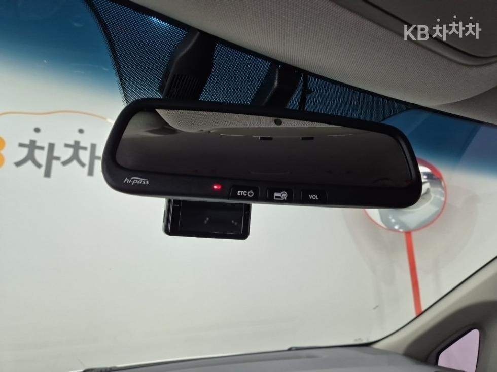 Kia Carnival — miniaturë 15