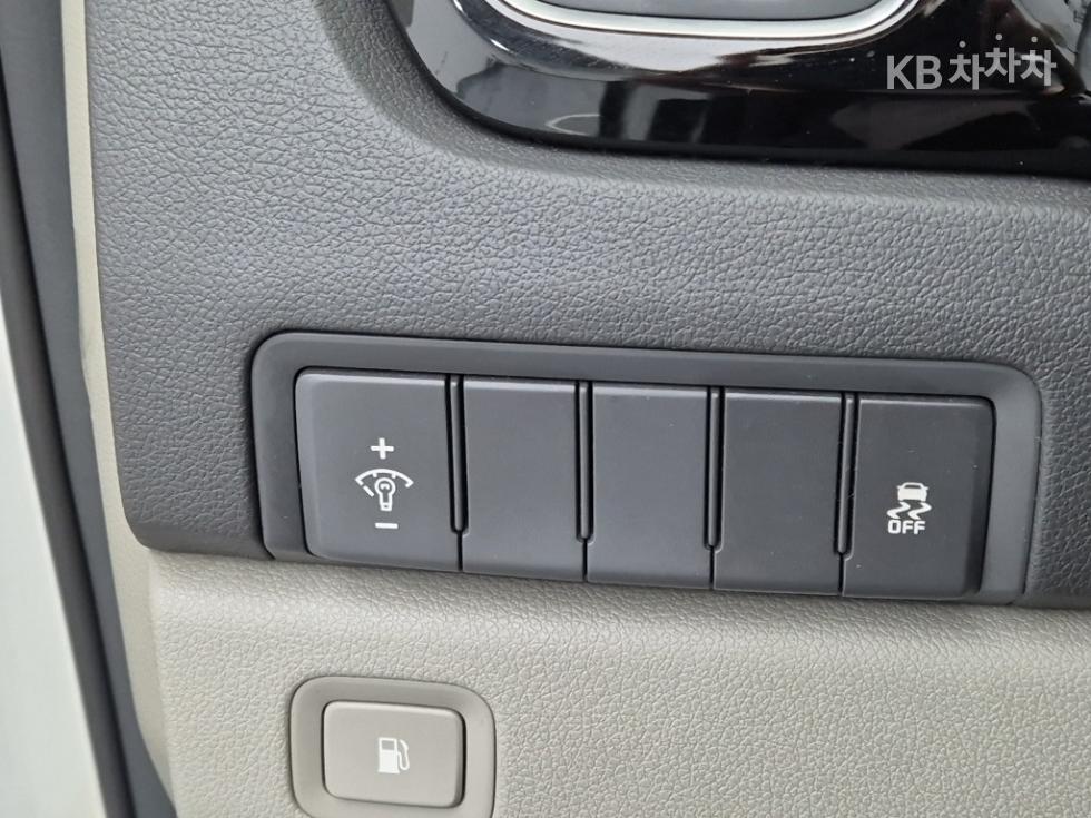 Kia Carnival — miniaturë 16