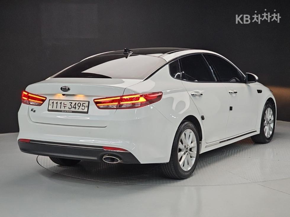 Kia K5 — miniaturë 4