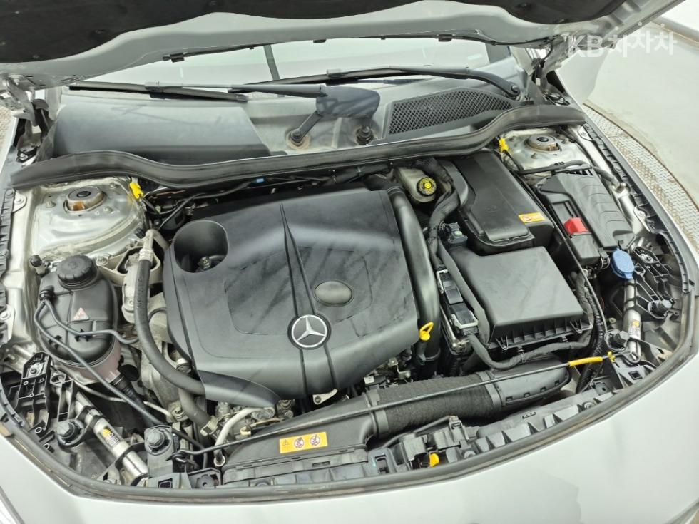 Mercedes-Benz CLA-klasse — miniaturë 6