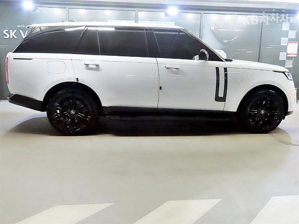 Land Rover Range Rover — miniaturë 3