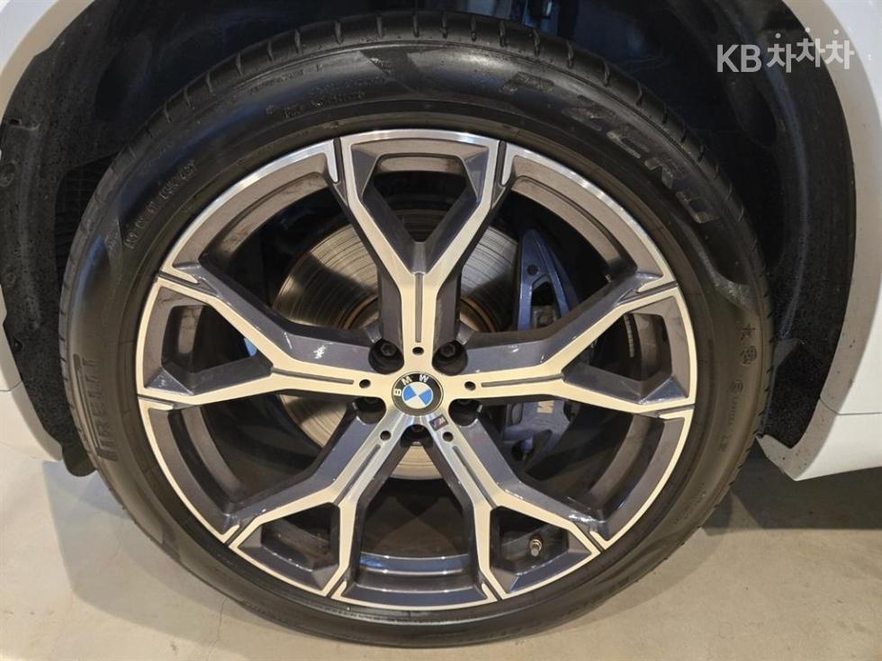 BMW X5 — miniaturë 5