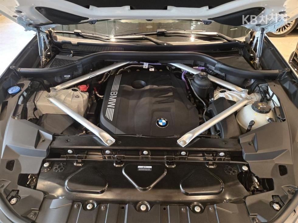 BMW X5 — miniaturë 6