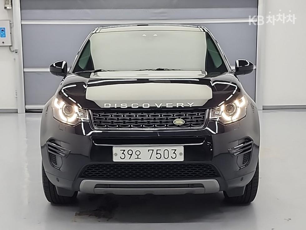 2018 Land Rover Used Car photo