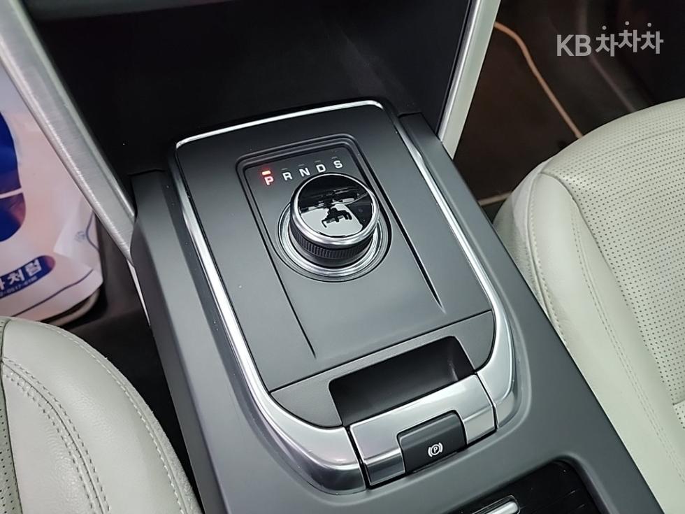 2018 Land Rover Used Car photo