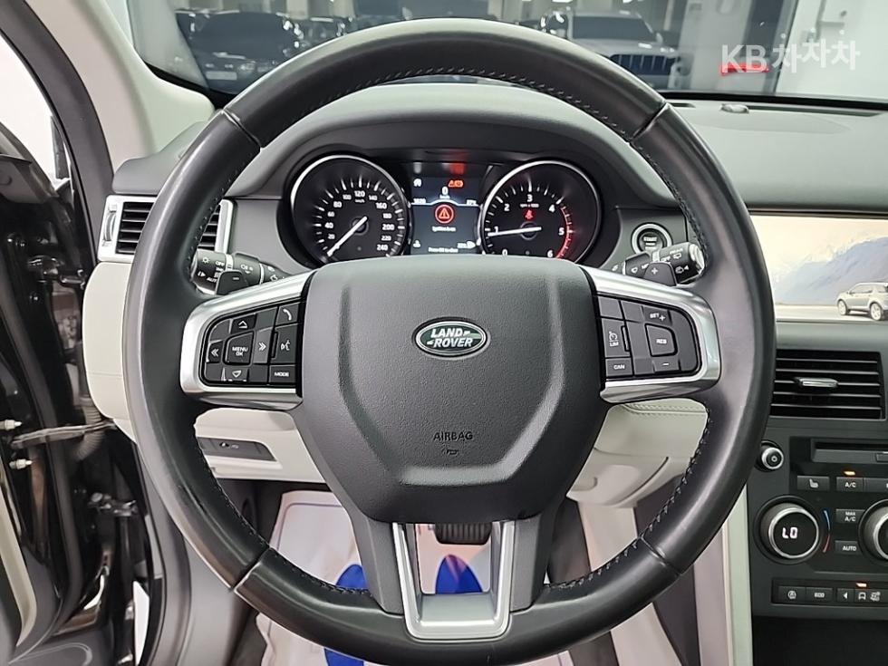 2018 Land Rover Used Car photo