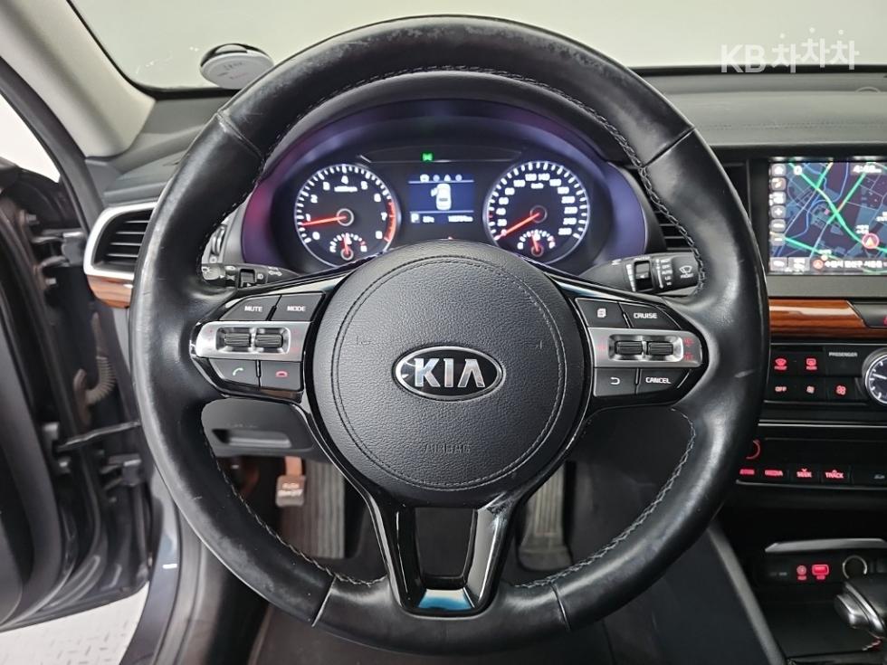 Kia K7 — miniaturë 9