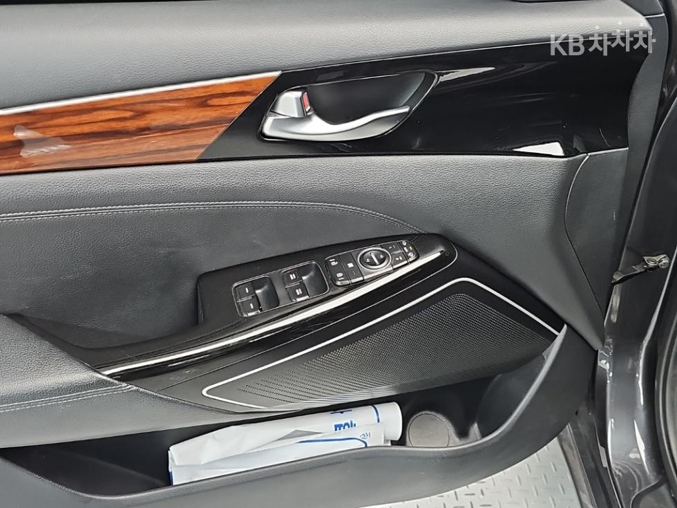 Kia K7 — miniaturë 16