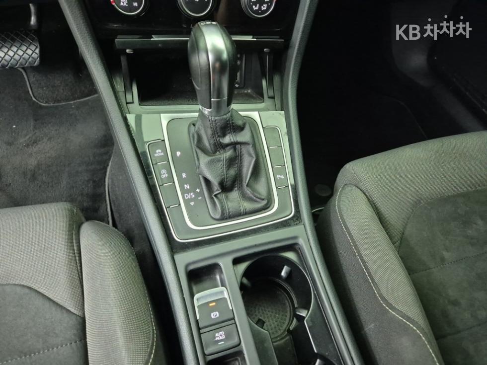 Volkswagen Golf — miniaturë 8