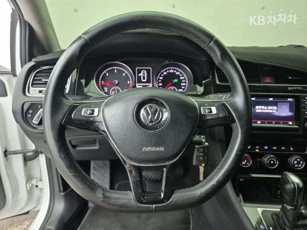 Volkswagen Golf — miniaturë 9