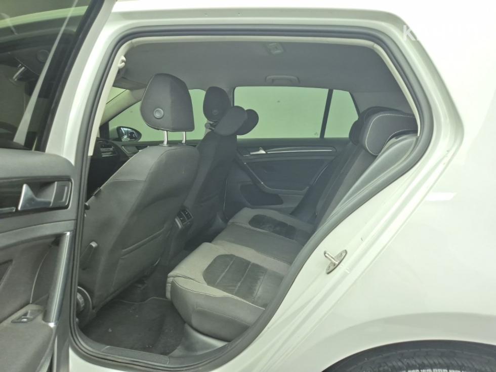 Volkswagen Golf — miniaturë 12