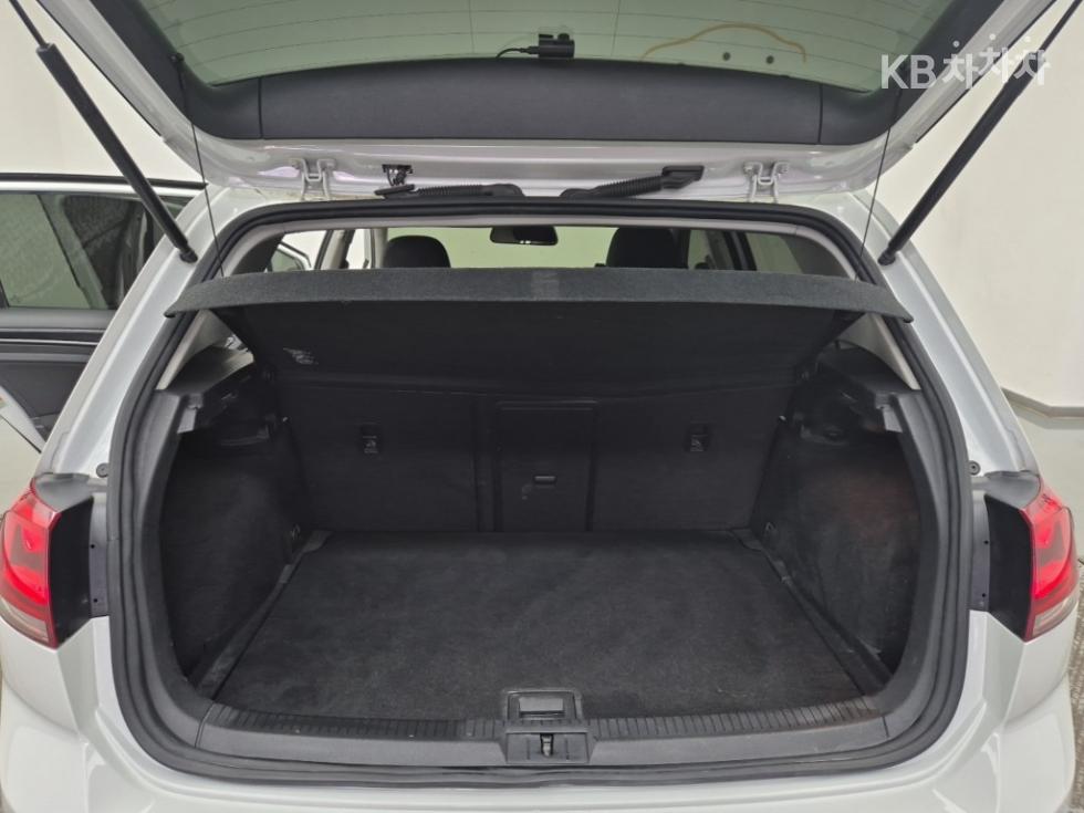 Volkswagen Golf — miniaturë 17