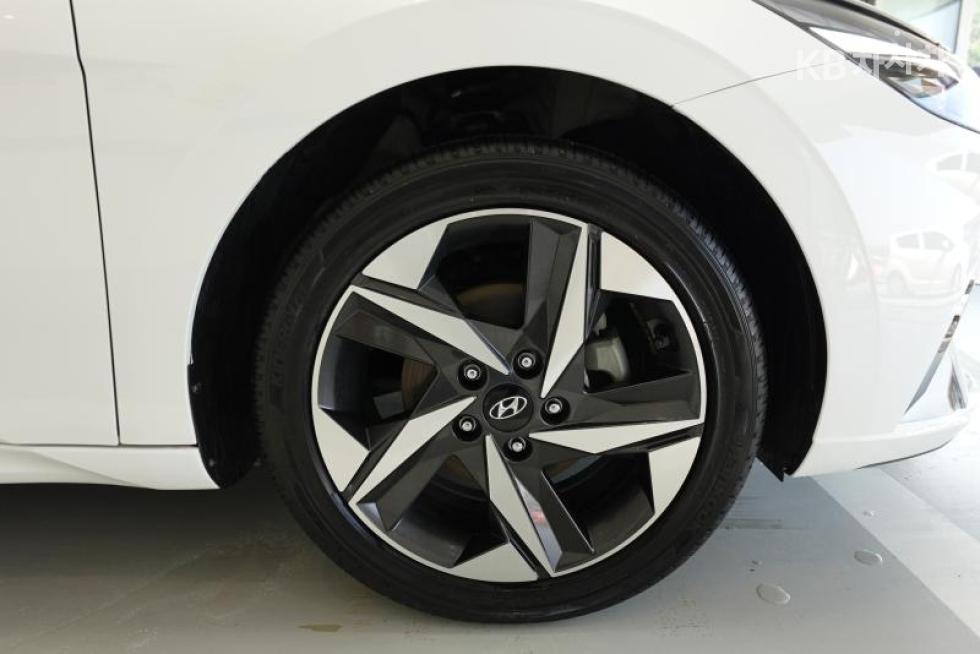 Hyundai Avante — miniaturë 24