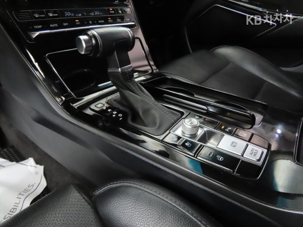 Kia K7 — miniaturë 9