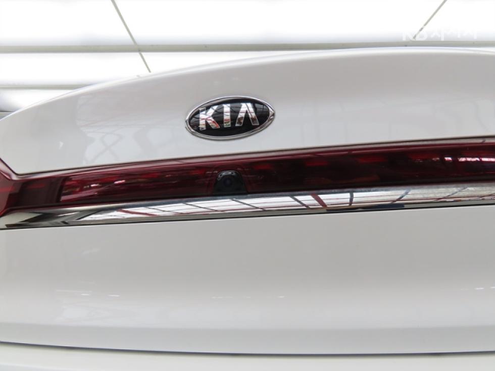 Kia K7 — miniaturë 18