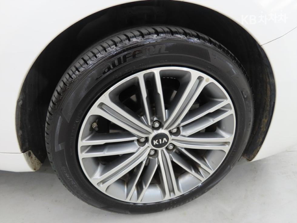 Kia K7 — miniaturë 20