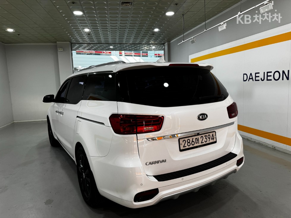 Kia Carnival — miniaturë 2