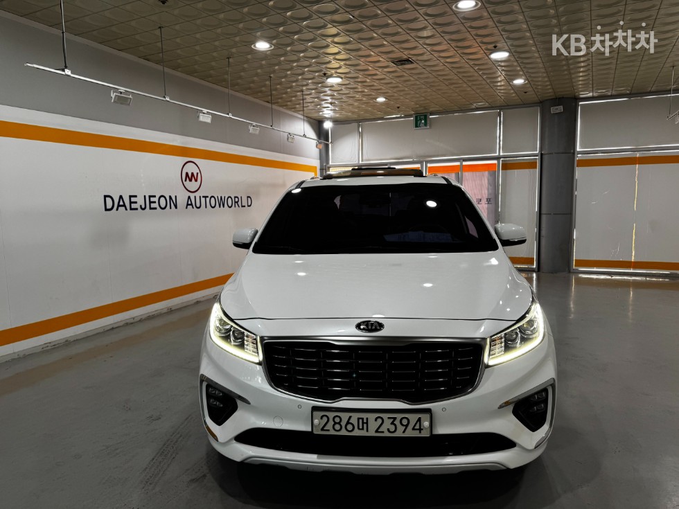 Kia Carnival — miniaturë 4