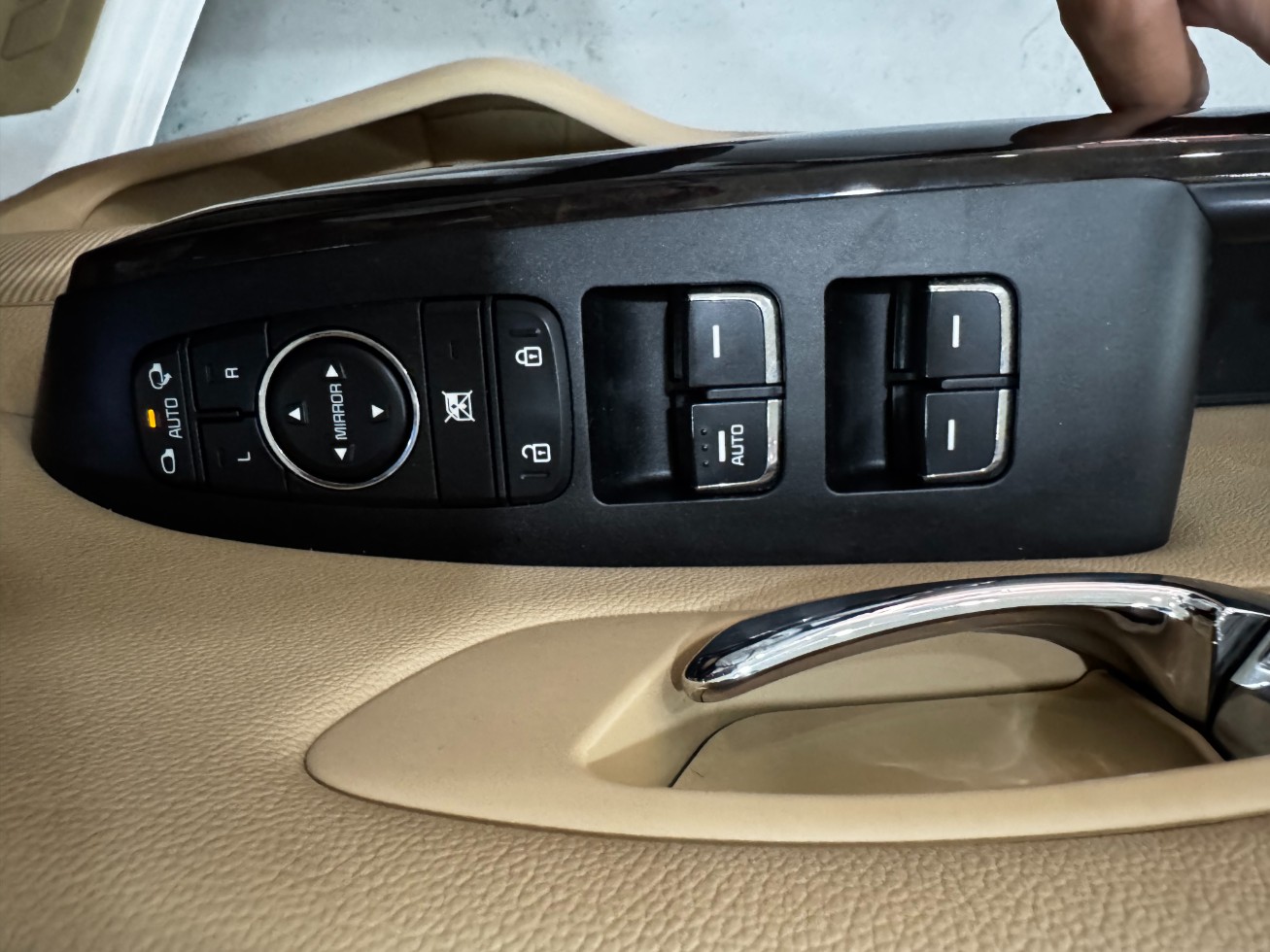 Kia Carnival — miniaturë 9
