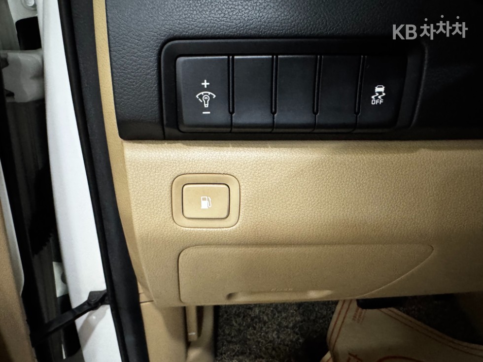 Kia Carnival — miniaturë 10