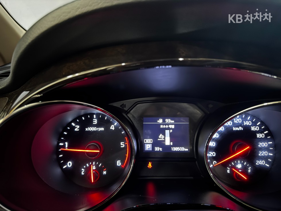 Kia Carnival — miniaturë 11