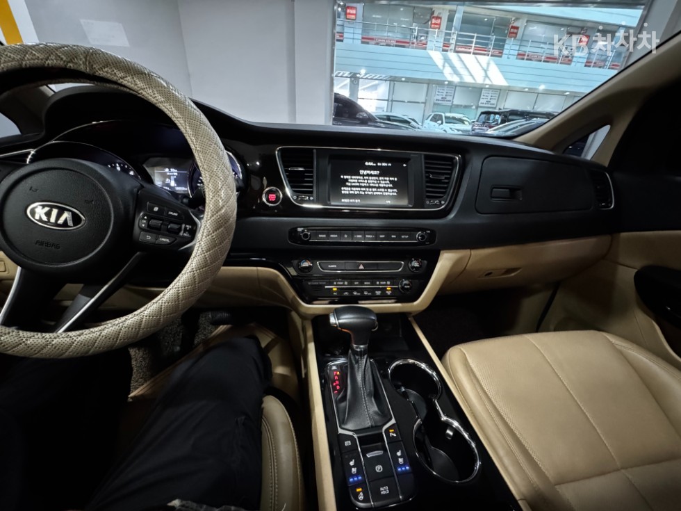 Kia Carnival — miniaturë 13