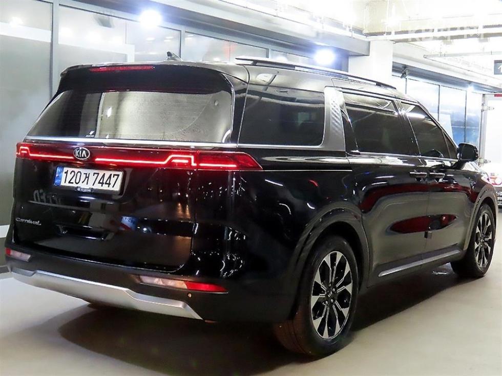 Kia Carnival — miniaturë 4