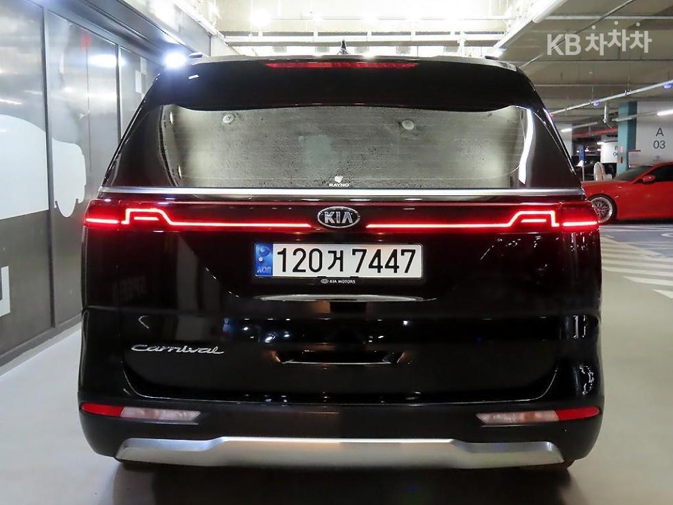 Kia Carnival — miniaturë 5