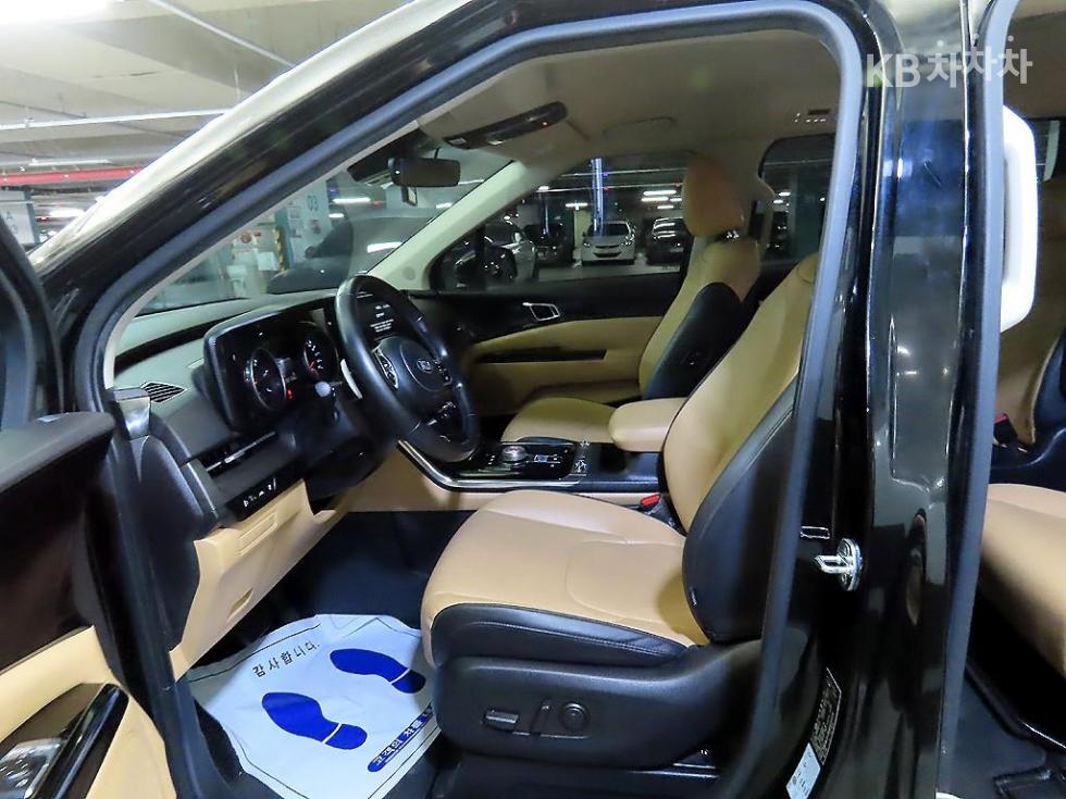 Kia Carnival — miniaturë 6