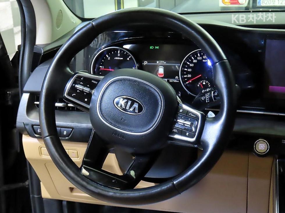 Kia Carnival — miniaturë 8