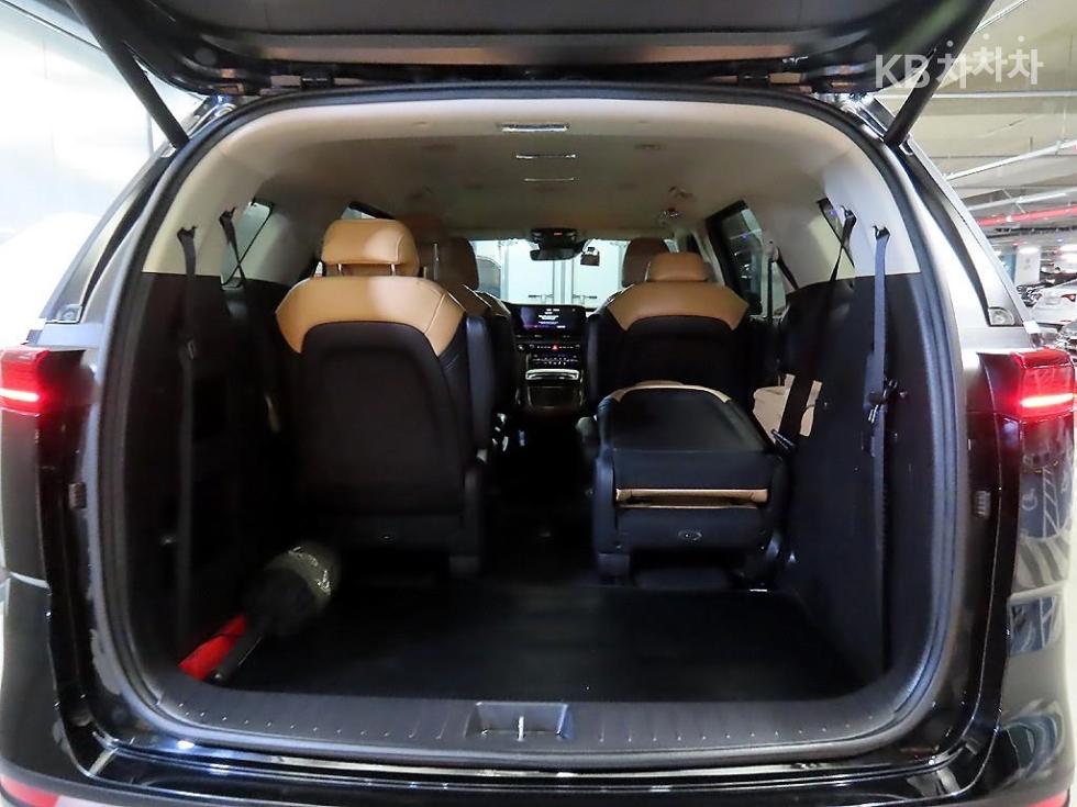 Kia Carnival — miniaturë 17