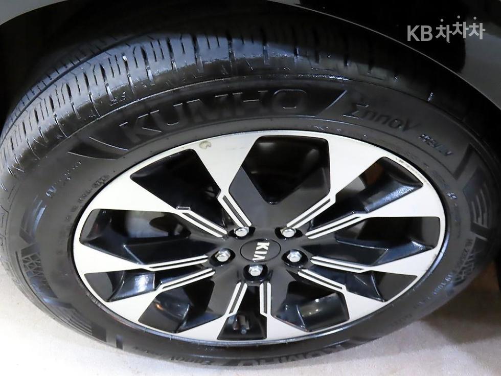 Kia Carnival — miniaturë 20