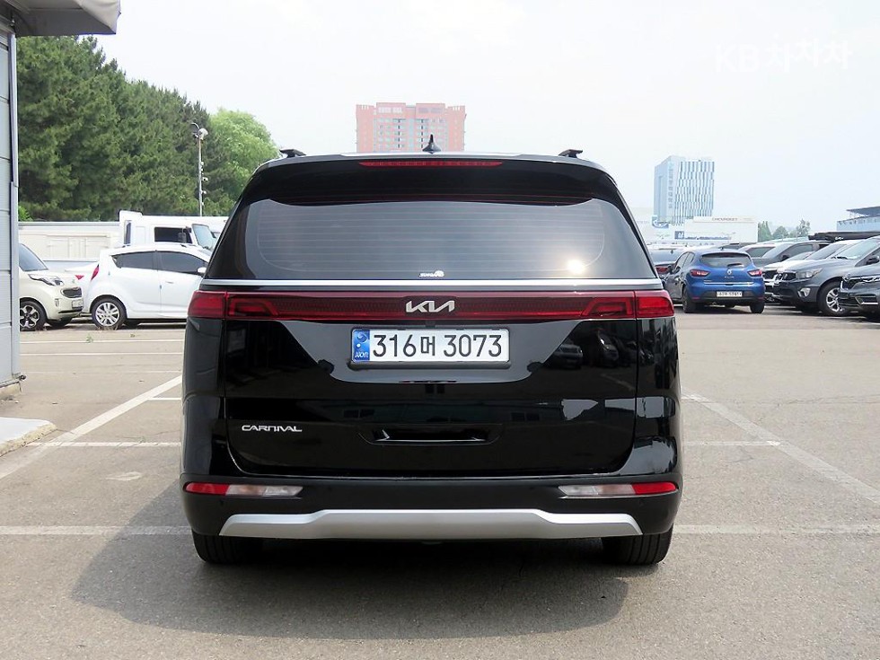 Kia Carnival — miniaturë 3