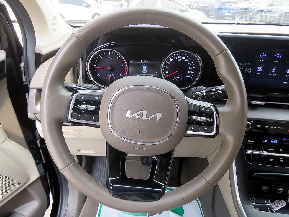 Kia Carnival — miniaturë 11