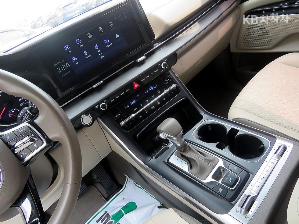 Kia Carnival — miniaturë 12