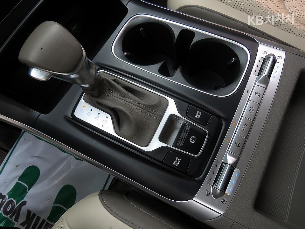 Kia Carnival — miniaturë 14