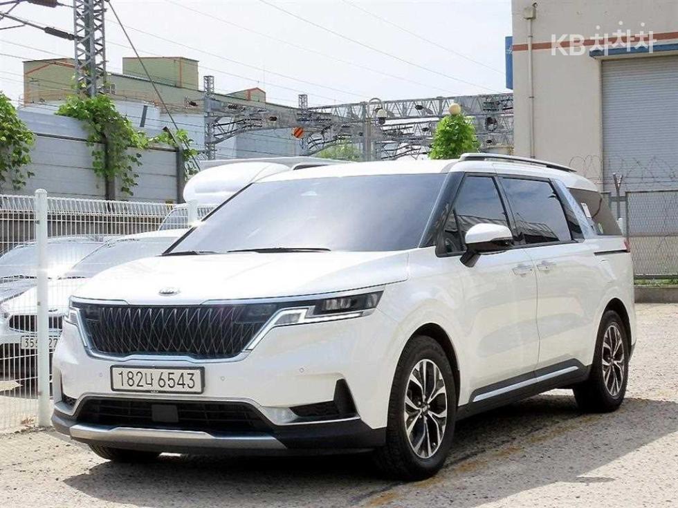 Kia Carnival — miniaturë 2
