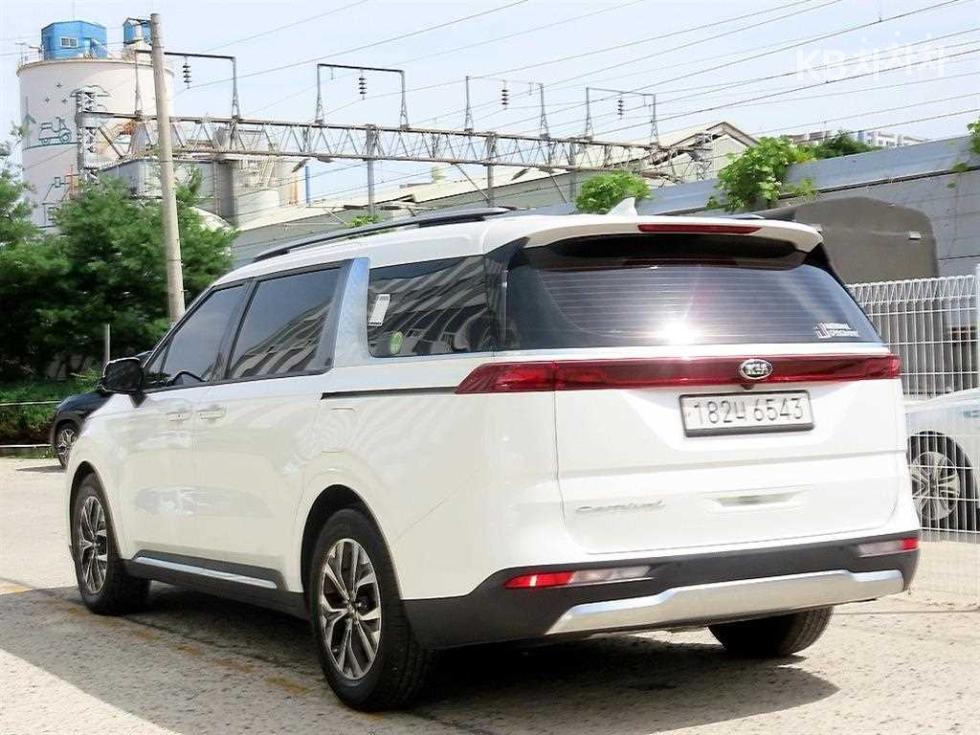 Kia Carnival — miniaturë 3
