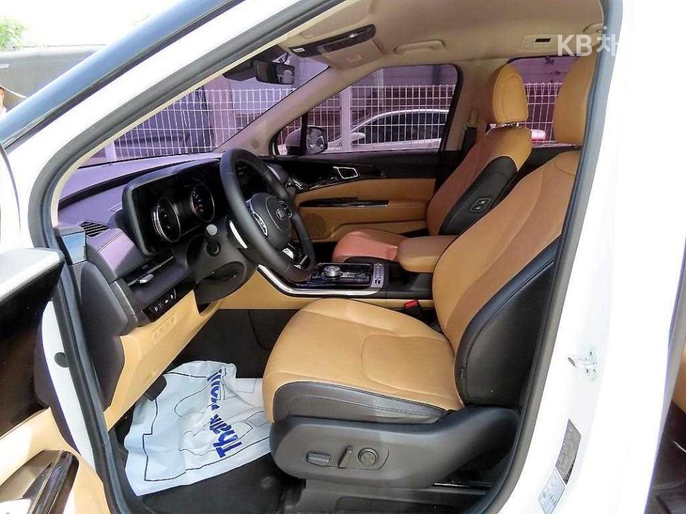 Kia Carnival — miniaturë 5