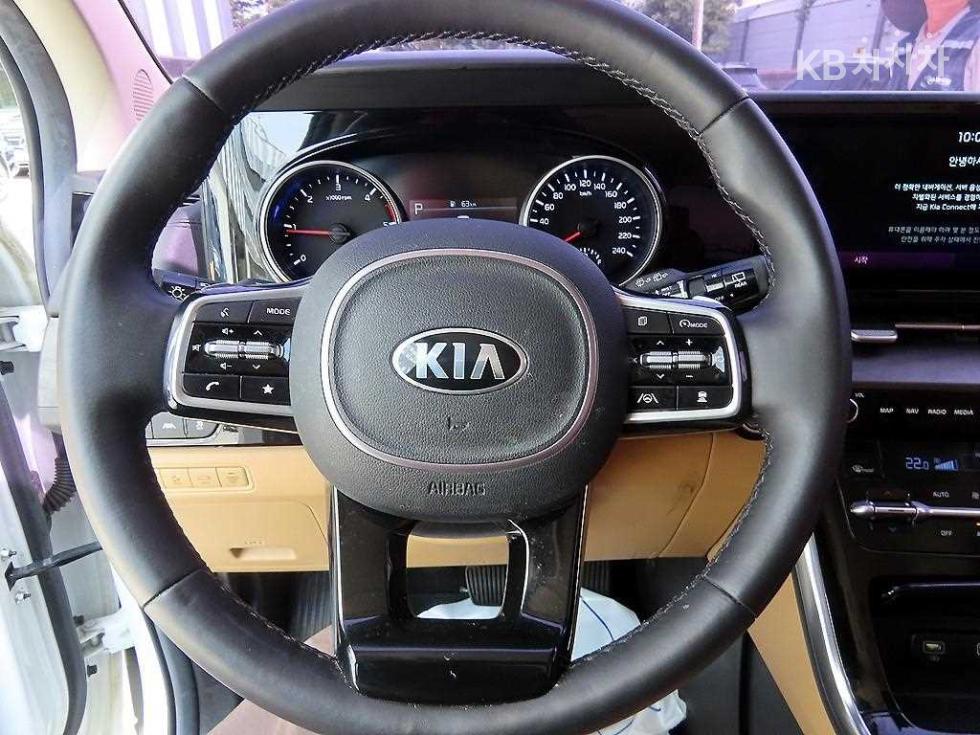 Kia Carnival — miniaturë 9