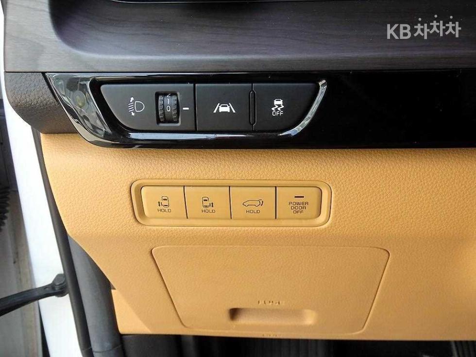 Kia Carnival — miniaturë 12