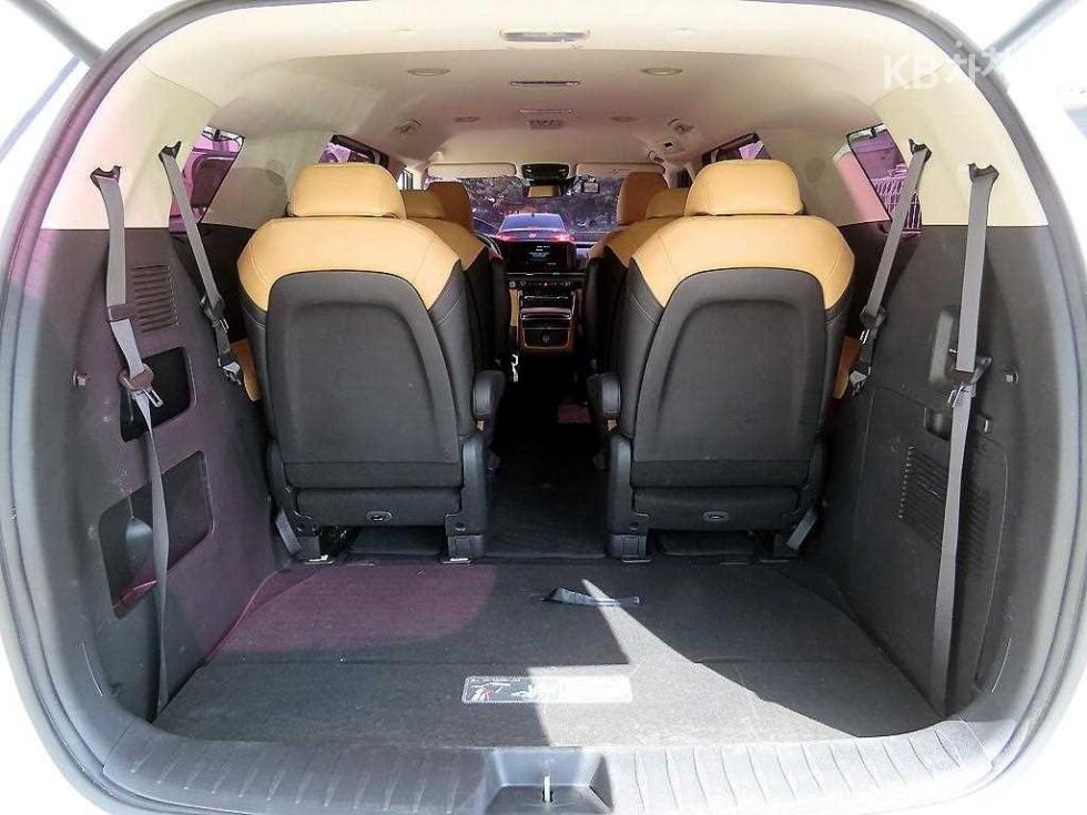 Kia Carnival — miniaturë 17