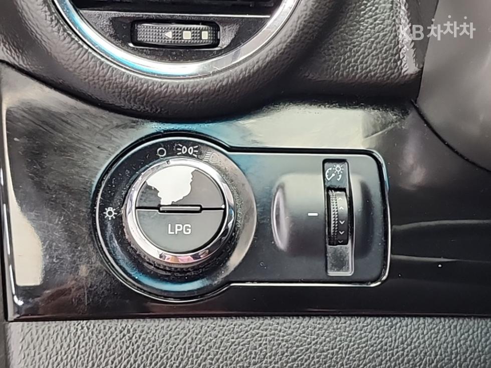 Chevrolet Orlando — miniaturë 15